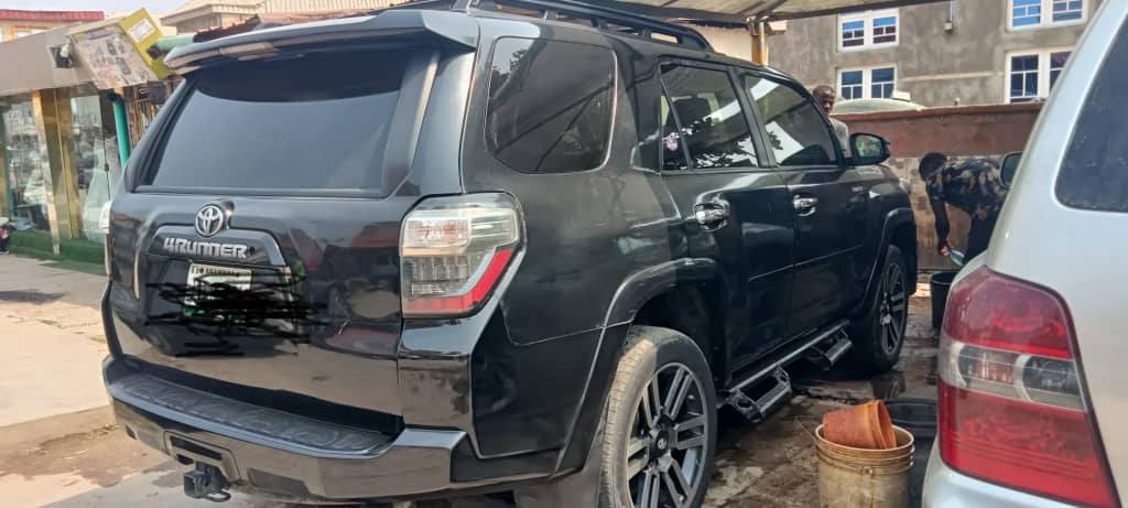 A picture of Toyota 4Runner 2015