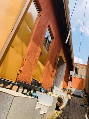 houses nansana