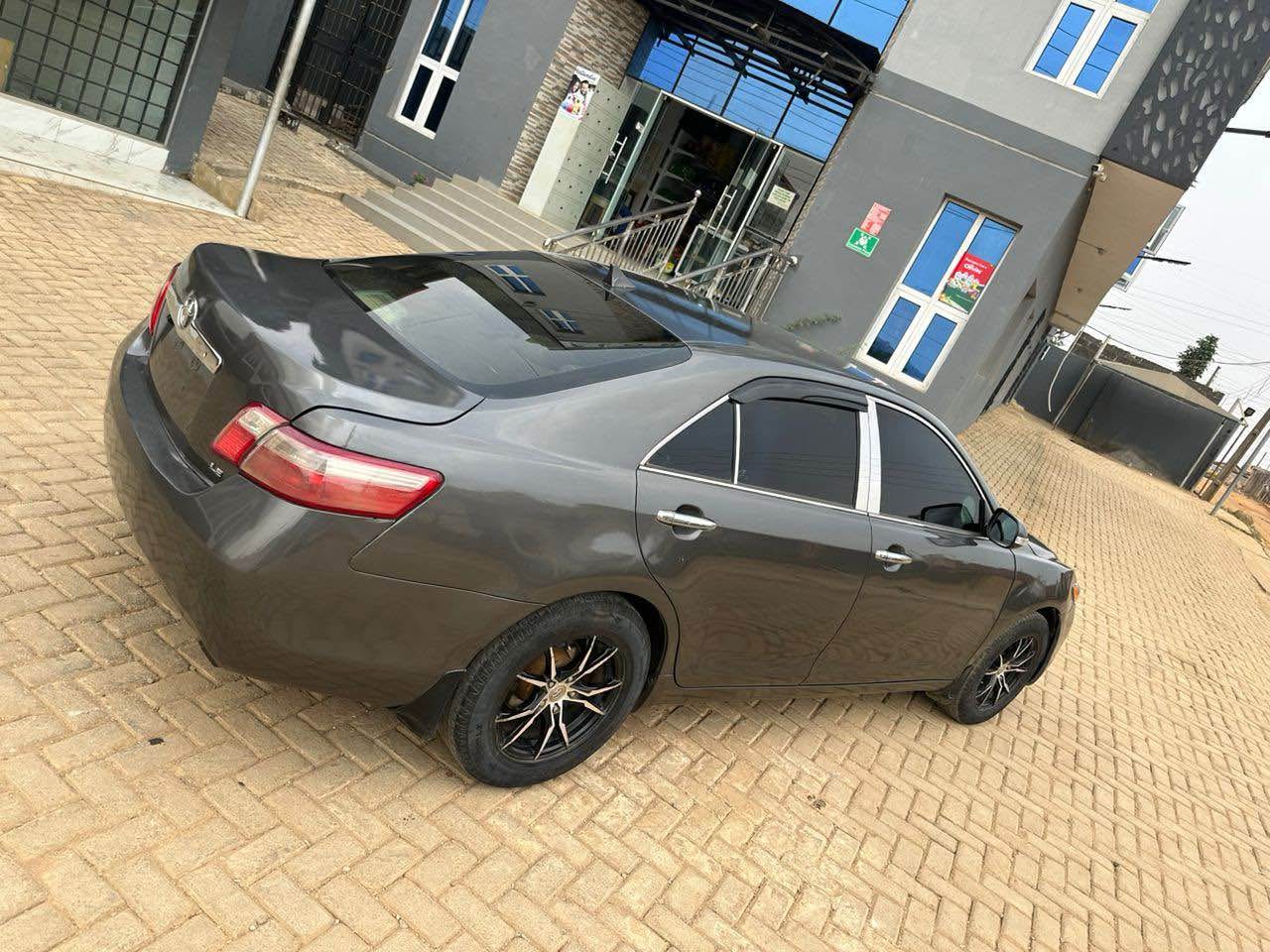 A picture of Toyota Camry 08