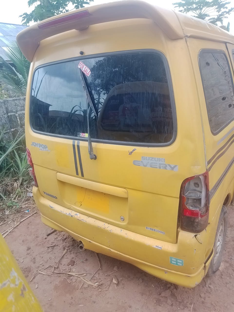 A picture of Mini bus suzuki