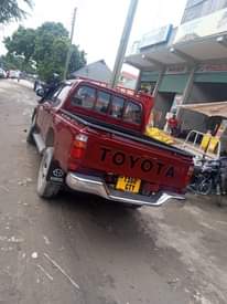 A picture of TOYOTA HIKUX 2 8 bei 26m CALL 0656989031
