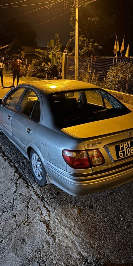 nissan almera