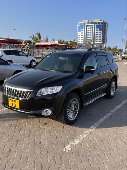 A picture of Toyota vanguard Year 2009 Bei 31m Haiana kipengere chochote 0688794061