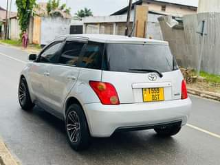 A picture of Toyota Ist