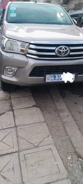 used toyota hilux