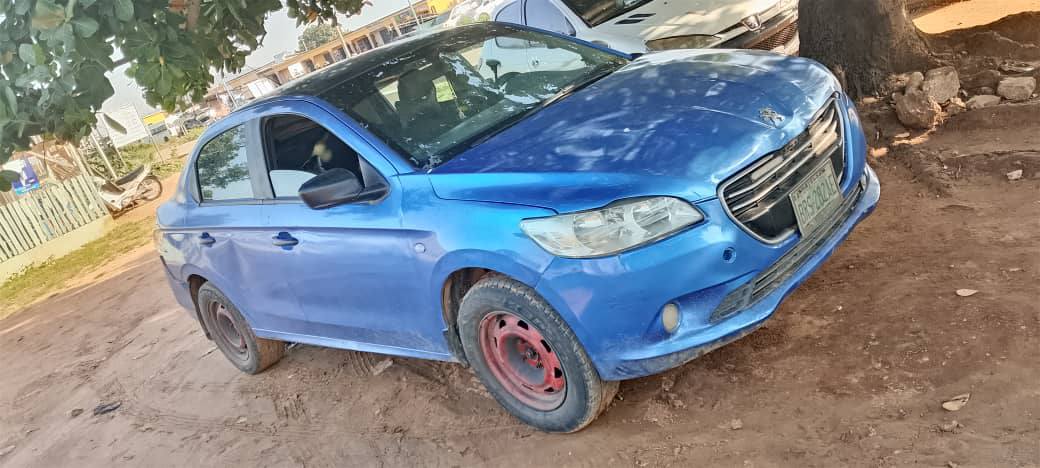 A picture of PEUGEOT 301