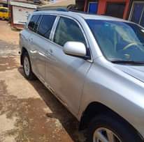 A picture of Available Toyota Highlander 2012 for sale location ikotun First body