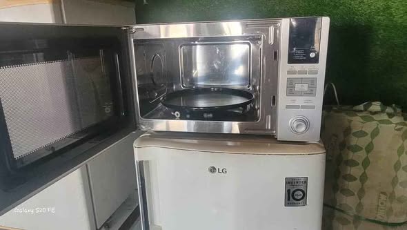 A picture of Microwave AC