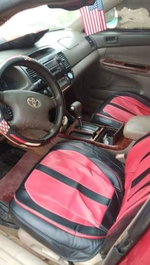 A picture of Toyota Camry 04