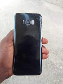 A picture of Samsung Galaxy S8 plus inadoa na krek gb64 ram4 net4g