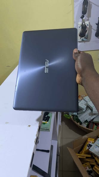 A picture of Asus dedicated graphics laptop