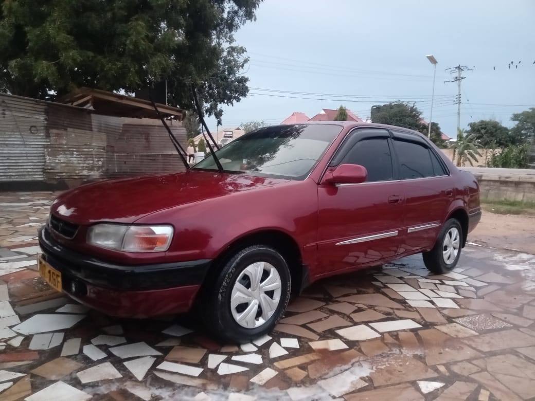 A picture of TOYOTA CORROLA INAUZWA DOM BEI MILION 3 8 FUL DOC