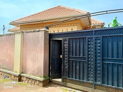 houses kireka