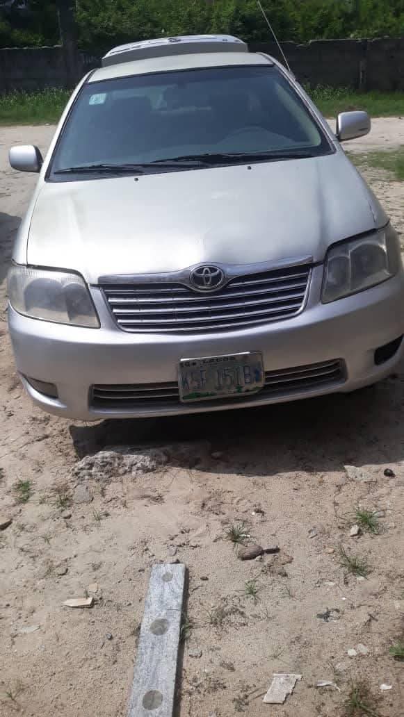A picture of 2004 Toyota corolla