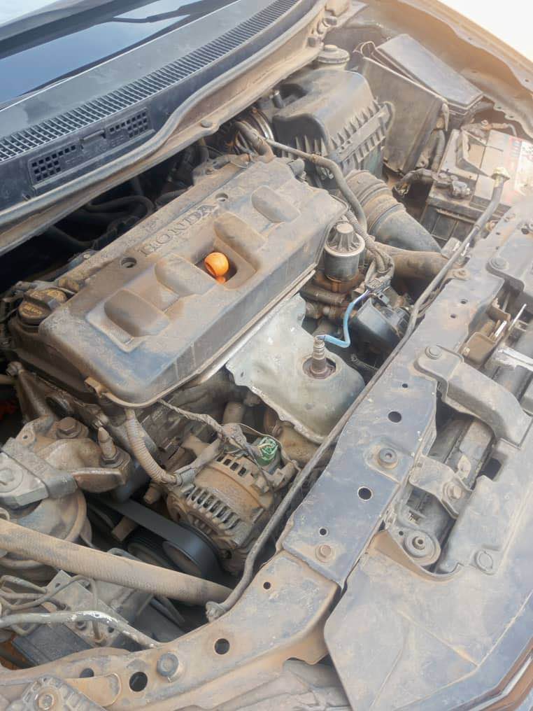 A picture of Car needs to go Asap Honda Civic 2012 model Engine
