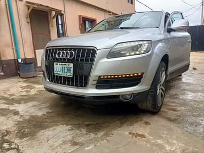 A picture of Super clean 2007 Audi Q7 Upgraded