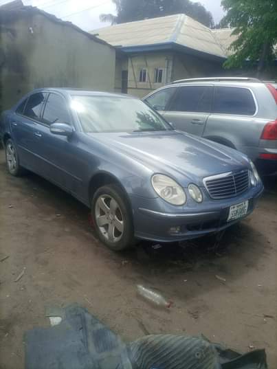 A picture of E 320 Mercedes 4 matic Benz Everything is working perfectly