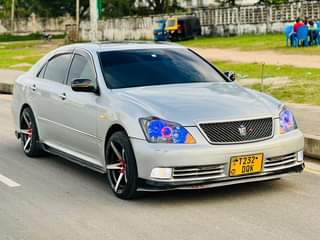 A picture of TOYOTA CROWN ATHELETH