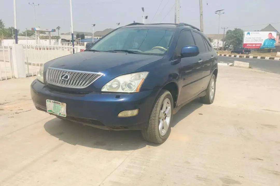 A picture of Lexus Rx 330 available for sale Price 6.9m Location Owerri