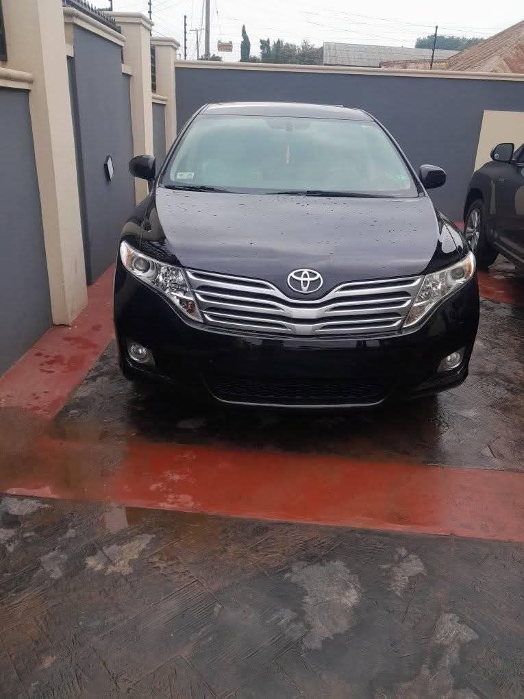 A picture of 2011 Toyota venza