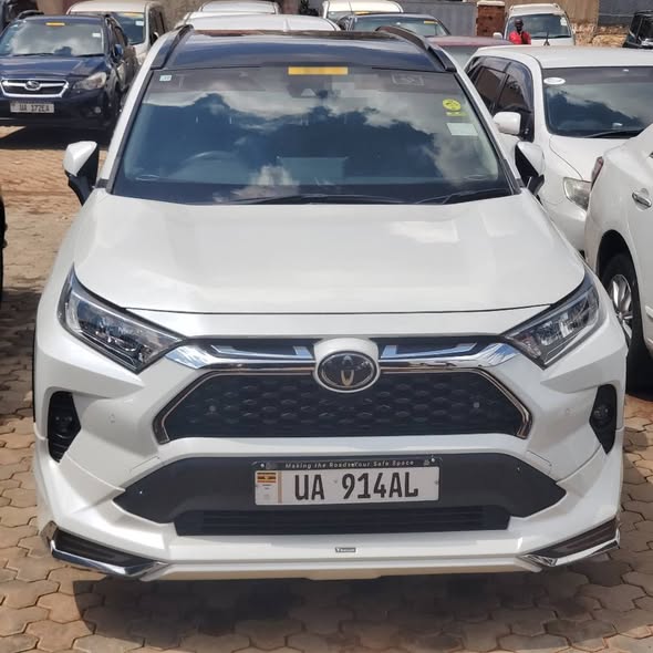 A picture of RAV4 2019 130M