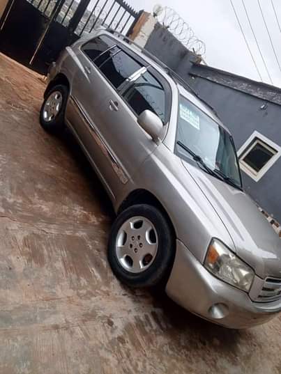 A picture of A sweet deal 2004 05 Toyota highlander 4wheel drive sweet