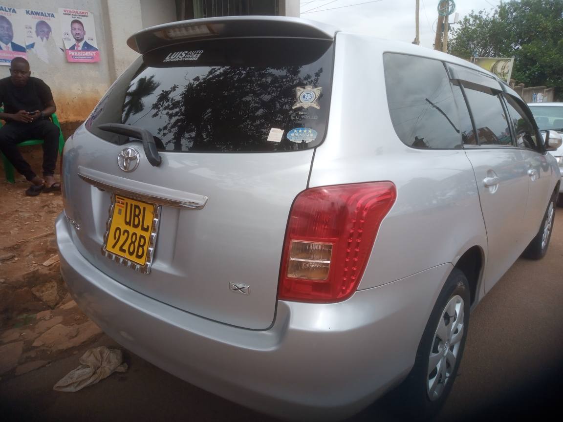 toyota fielder