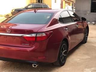 A picture of Registered Lexus Es350 014 full option