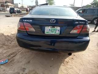 A picture of Lexus 330 for sale