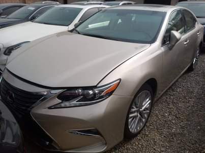 A picture of Tokunbo Lexus Es350 2014 Accident free