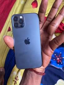 A picture of 12pro 128gb