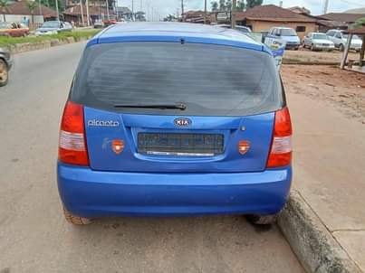 A picture of 1998 Kia picato Picato Car