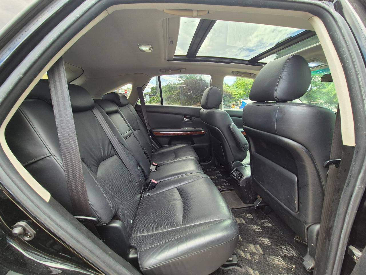 A picture of WhatsApp call 2557 6248 3424 Make TOYOTA Model HARRIER Year
