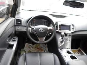 A picture of 2013 toyota Venza for sale Tokunbo Full option Navigation 4WD