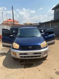 A picture of TOYOTA RAV4 04 05