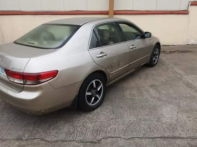 A picture of 4plugs engine 2004 honda accord