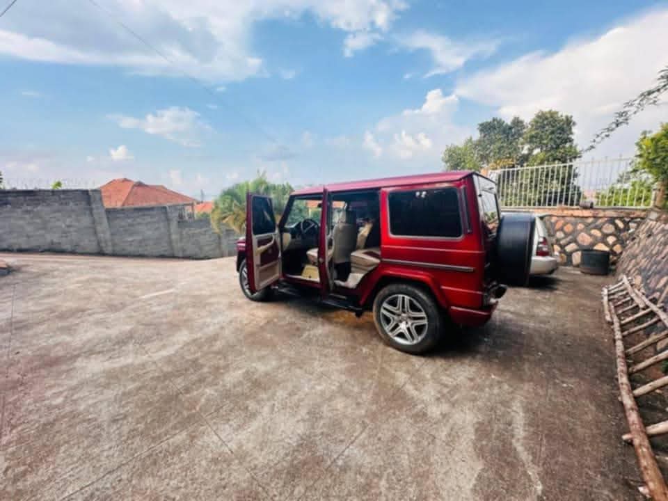 A picture of 2006 Mercedes Benz cross country