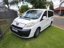 A picture of Extra clean Peugeot Expert it s 8 seater