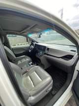 A picture of TOYOTA SIENNA 2017 XLE TOKS