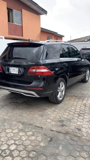 A picture of 2012 Mercedes Benz ML350 SUV