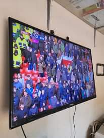 A picture of Hisense 40 inches original tv