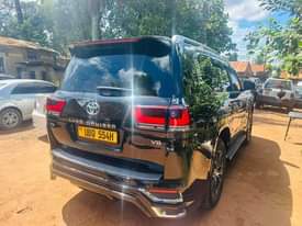 A picture of Toyota Landcruiser V8 2022