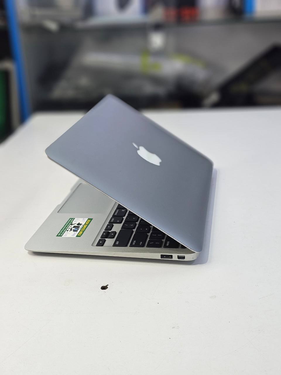 A picture of MacBook air 2012