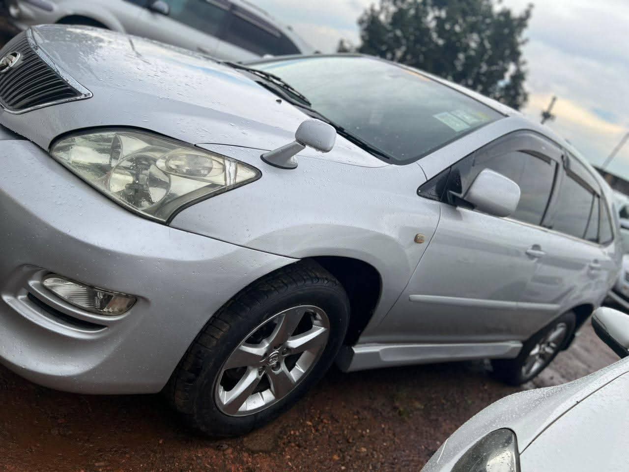 A picture of 2008 Toyota harrier kawundo