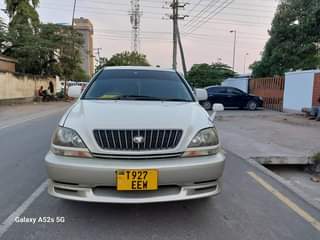 A picture of Toyota Harrier Price 21 mil Year 2000 Cc 2160 Low