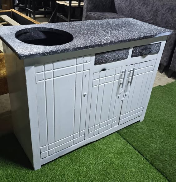 A picture of Nauza kitchen cabinets 125000 Location ubungo call 0717812352 or whatsap