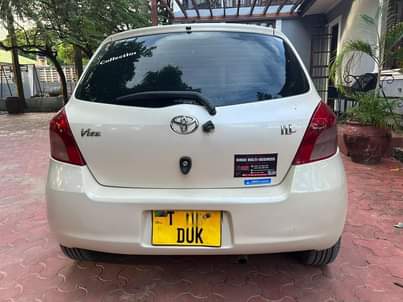 A picture of Bei 8 5m Toyoya Vitz Namba DUK Colour Cream Year