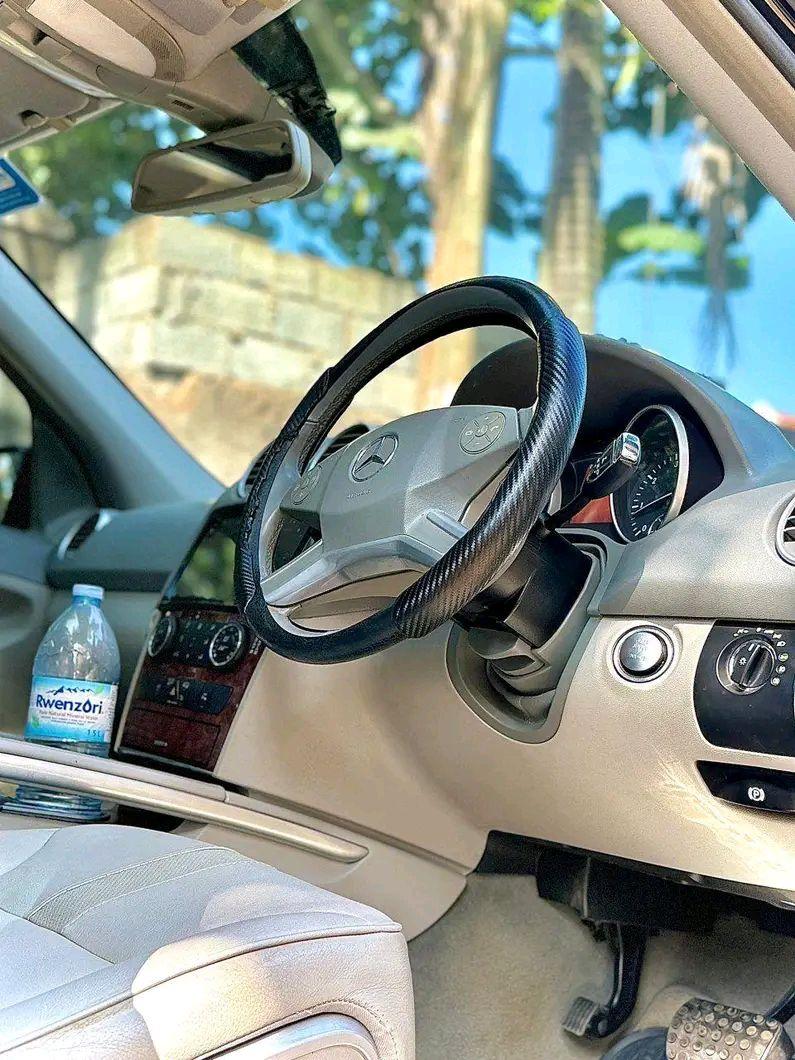 A picture of Mercedes Benz AMG 2012 Model
