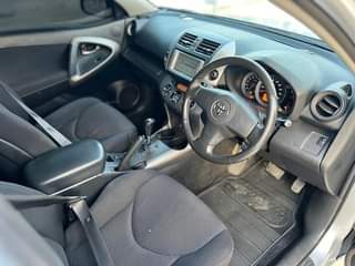 A picture of Toyota ravar4