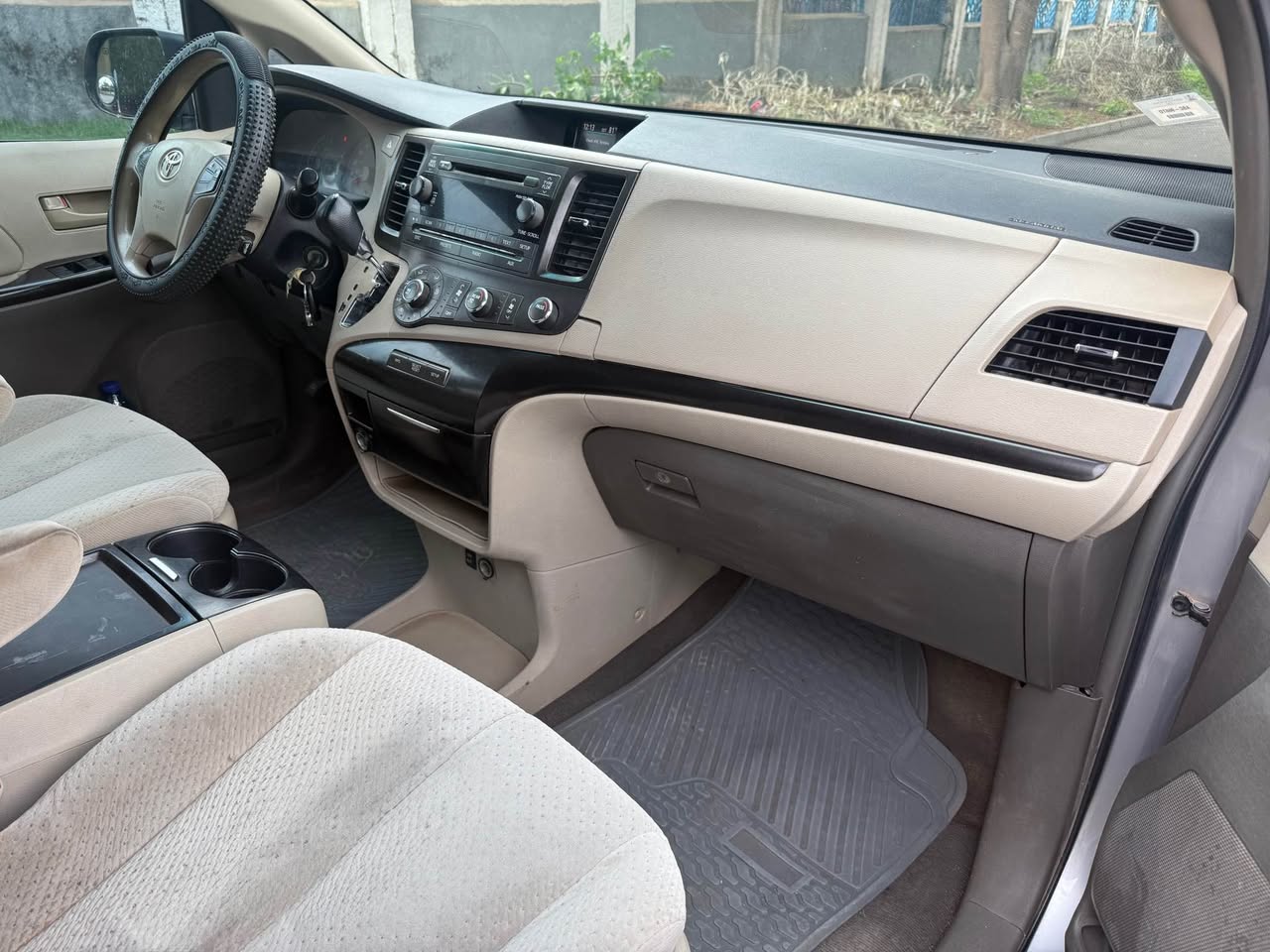 A picture of BUY AND DRIVE 11 300 000